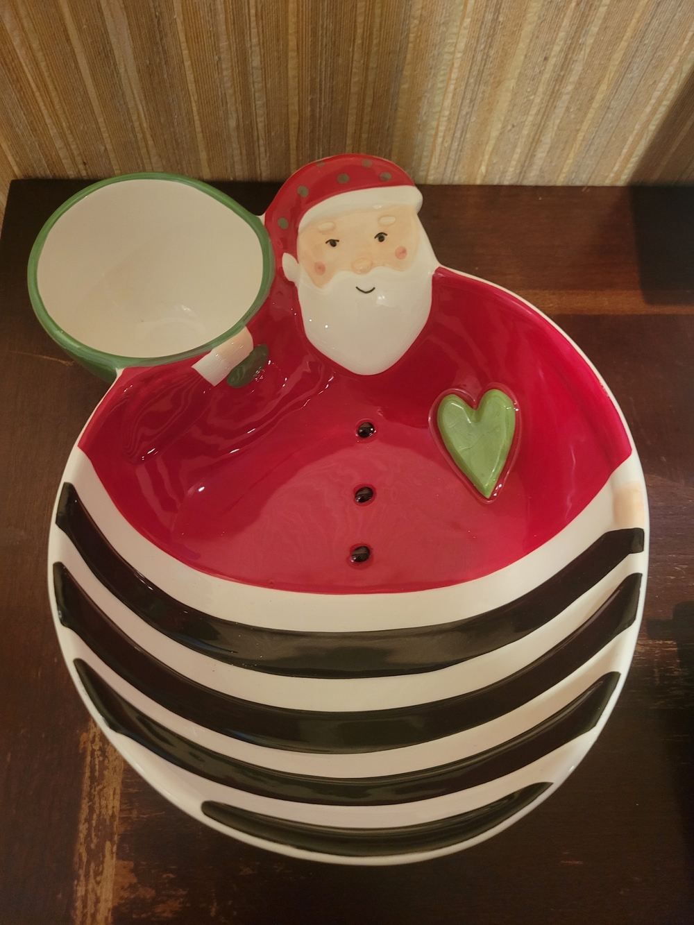 Demdaco White/ Red Santa Serving Dish with Green Accent NWT